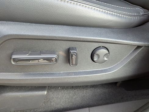 Used 2025 Honda Pilot Touring image 19