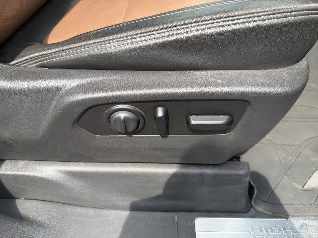Used 2021 Chevrolet Silverado 2500 High Country AWD/4WD image 19
