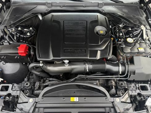 Used 2018 Jaguar XE Premium RWD image 10