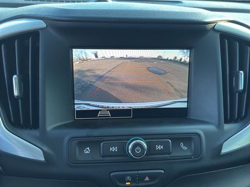 Used 2024 GMC Terrain SLE image 20