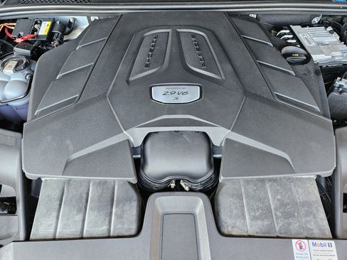 Certified 2022 Porsche Cayenne S image 30