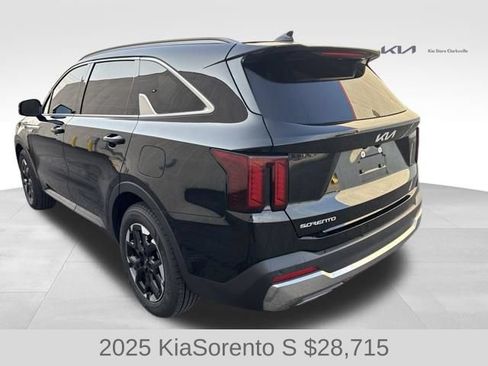 Used 2025 Kia Sorento S FWD image 6