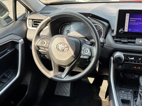 Used 2023 Toyota RAV4 LE AWD/4WD image 18