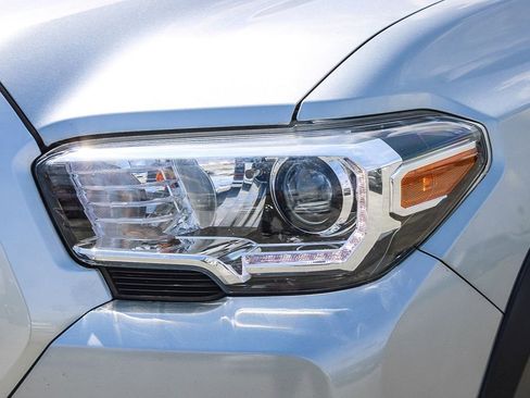 Used 2023 Toyota Tacoma TRD Off-Road w/ Technology Package image 5