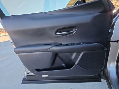 Used 2021 Lexus UX 200 Base image 23