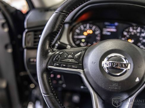 Used 2020 Nissan Rogue SV image 25