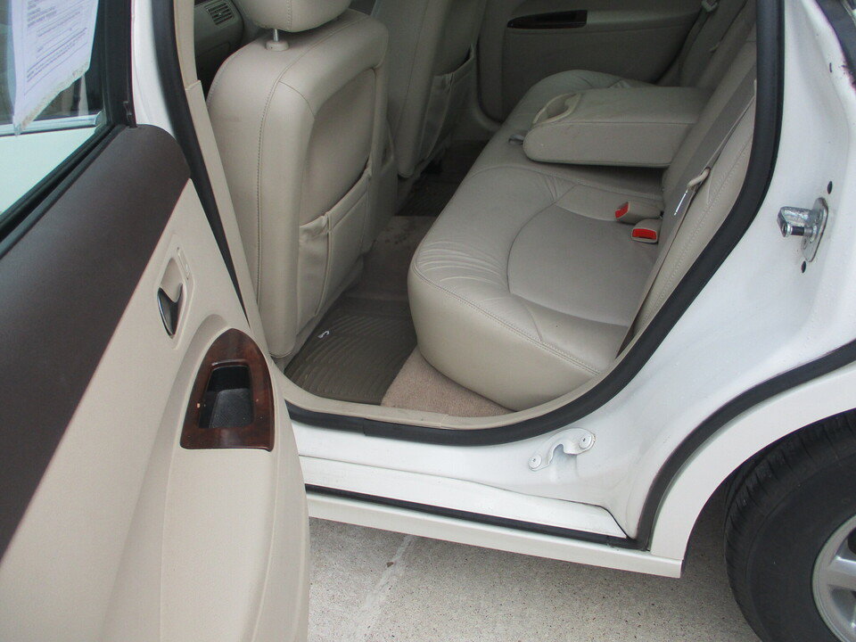 Used 2008 Buick LaCrosse CXL w/ Driver Confidence Package FWD image 8