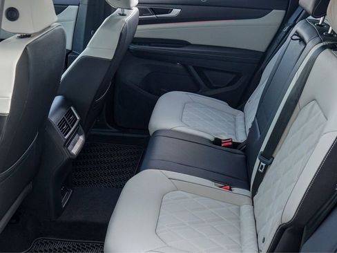 New 2026 Volkswagen Atlas Cross Sport SEL Premium R-Line image 19