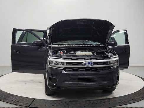 Used 2024 Ford Expedition XLT RWD image 10