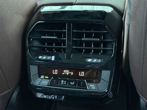 Used 2022 BMW iX xDrive50 w/ Sport Package image 38