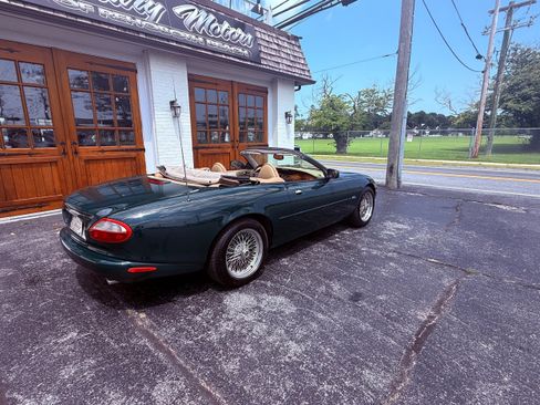 Used 1997 Jaguar XK8 Convertible RWD image 8