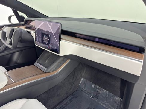 Used 2023 Tesla Model X image 13