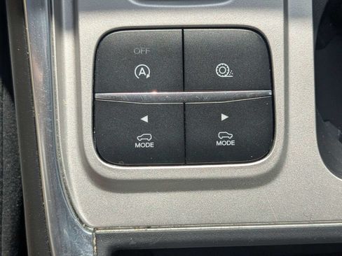 Used 2021 Ford Explorer XLT w/ Equipment Group 202A RWD image 26