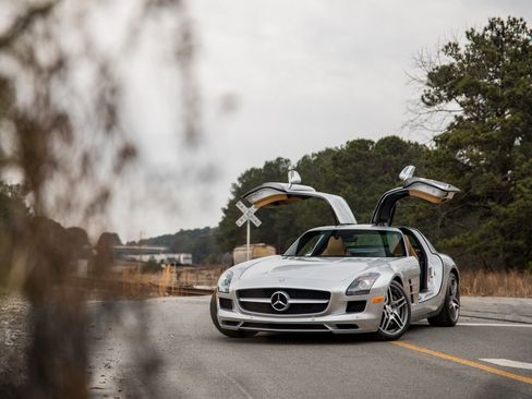 Used 2011 Mercedes-Benz SLS AMG Coupe image 10