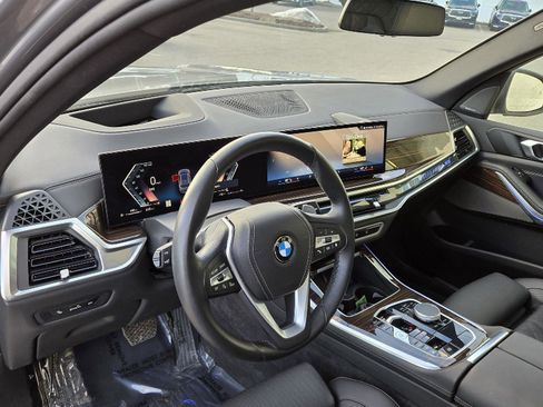 Used 2026 BMW X5 xDrive40i image 5