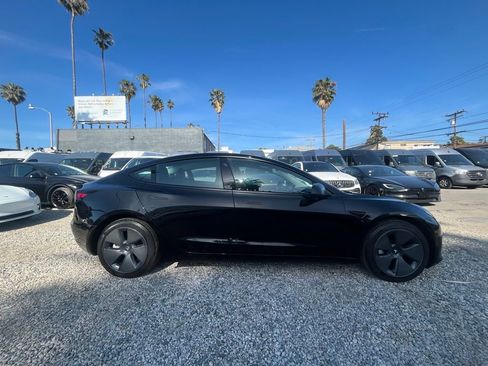 Used 2022 Tesla Model 3 Standard Range image 5