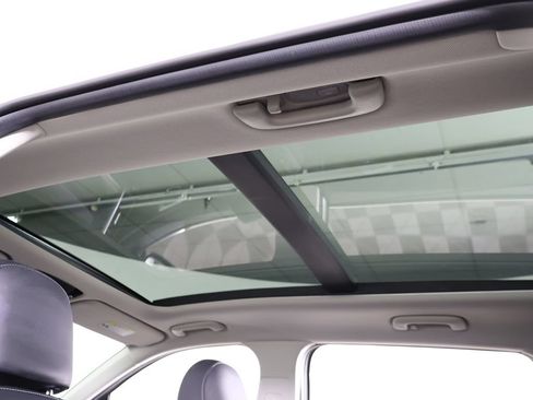 Used 2022 Kia Sorento EX w/ Panoramic Sunroof Package AWD/4WD image 22