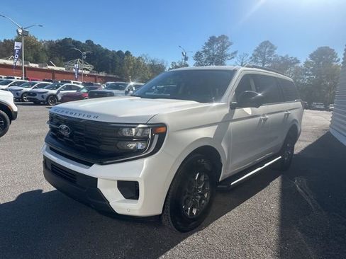 New 2025 Ford Expedition Active image 7