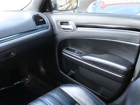 Used 2019 Chrysler 300 S image 21