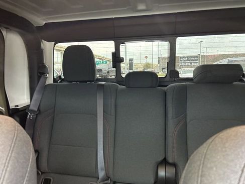 Used 2025 Jeep Gladiator Rubicon image 40