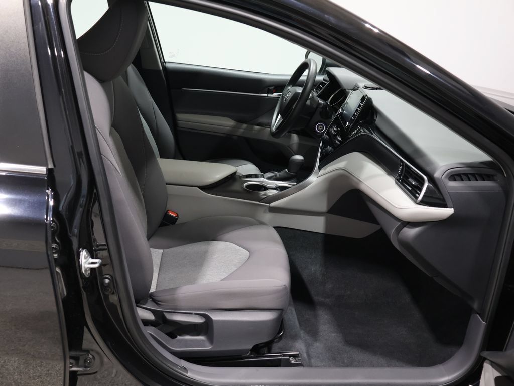 Used 2022 Toyota Camry LE AWD/4WD image 22