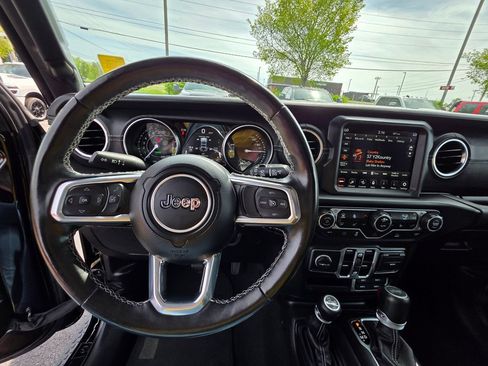 Used 2023 Jeep Wrangler Unlimited Sahara w/ Cold Weather Group AWD/4WD image 15