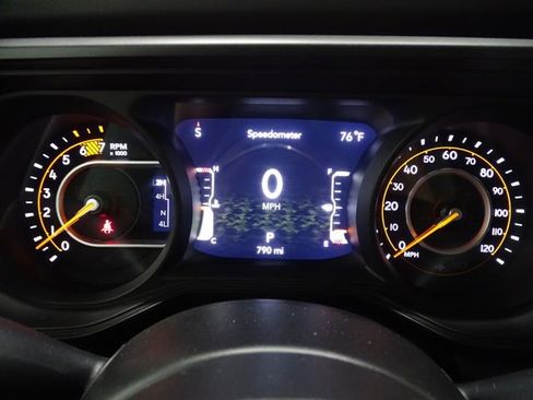 Used 2024 Jeep Wrangler Unlimited Sahara AWD/4WD image 25
