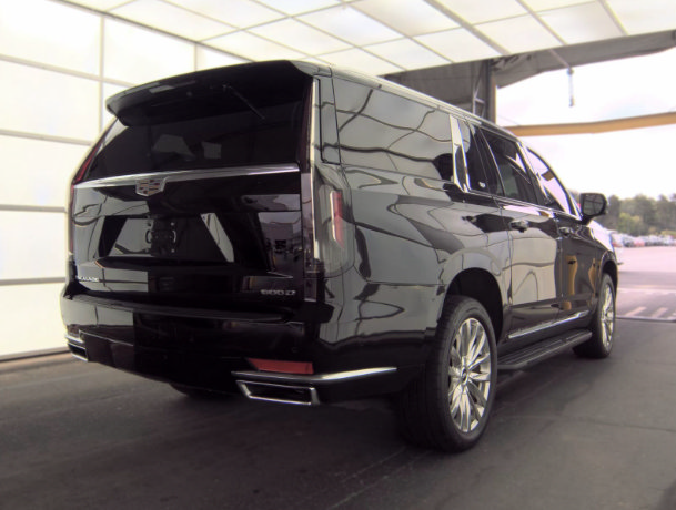 Used 2024 Cadillac Escalade ESV Premium Luxury RWD image 2