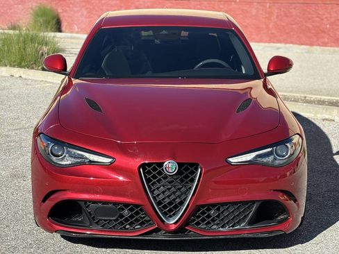 Used 2017 Alfa Romeo Giulia Quadrifoglio image 2