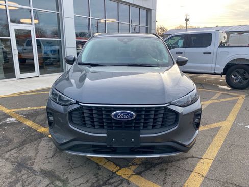 Used 2025 Ford Escape Platinum AWD/4WD image 8