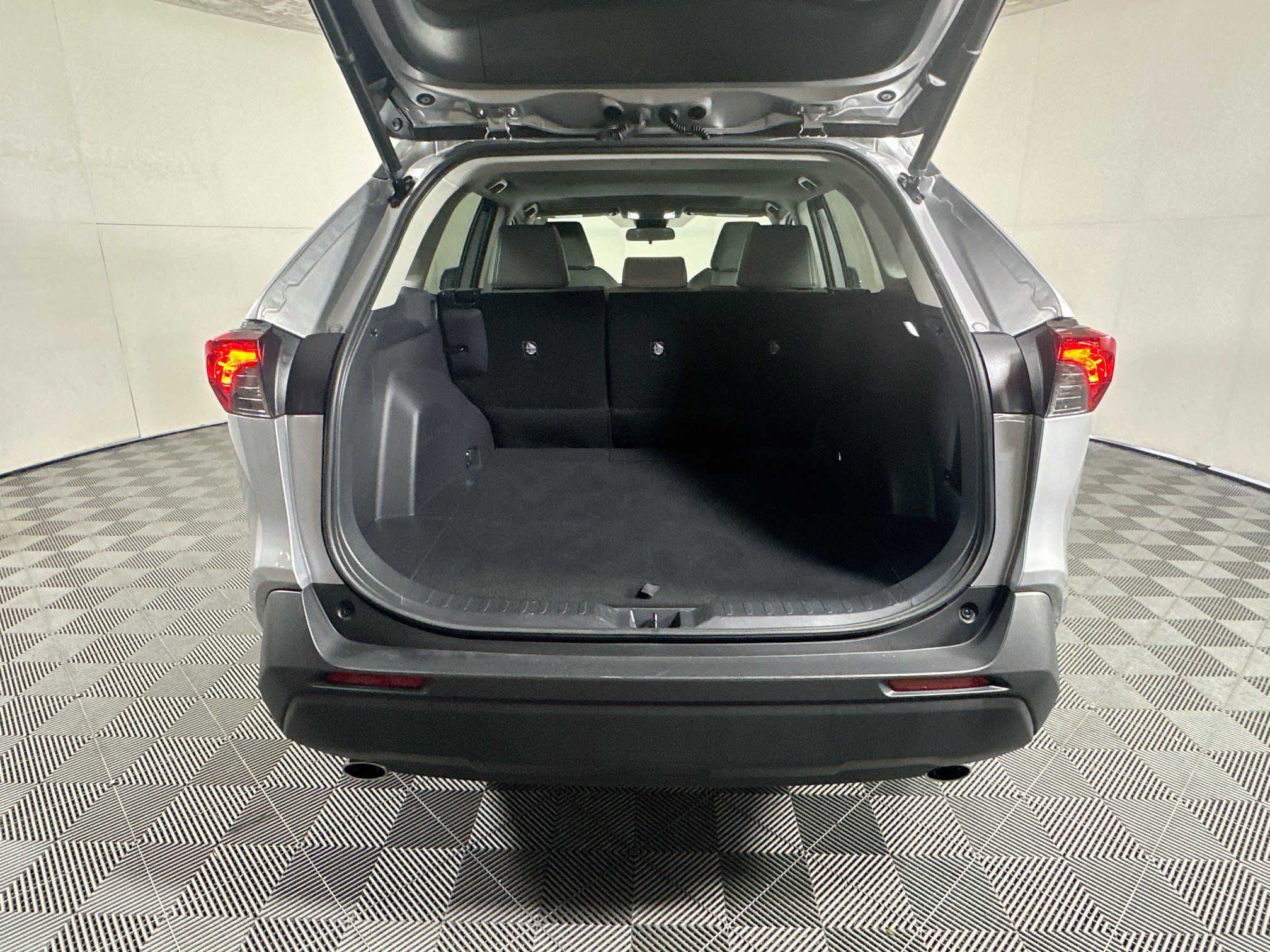 Certified 2023 Toyota RAV4 XLE Premium FWD image 31