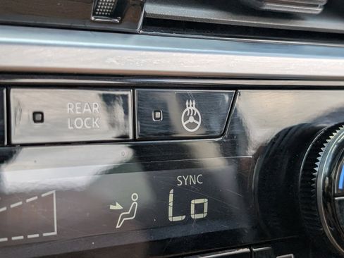 Used 2024 Nissan Pathfinder Platinum w/ Cargo Package image 39