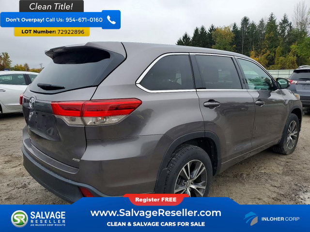 Used 2017 Toyota Highlander LE AWD/4WD image 4