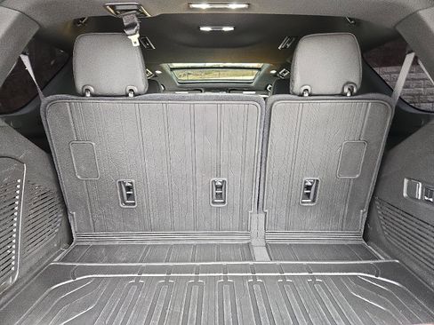 Used 2021 GMC Yukon Denali w/ Denali Ultimate Package image 28