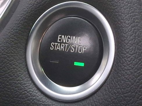 Used 2023 Chevrolet Traverse LT image 23