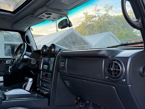 Used 2005 HUMMER H2 SUT w/ Preferred Equipment Group image 13