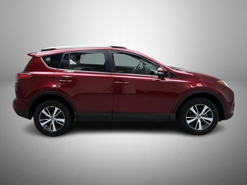 Used 2018 Toyota RAV4 XLE FWD image 4