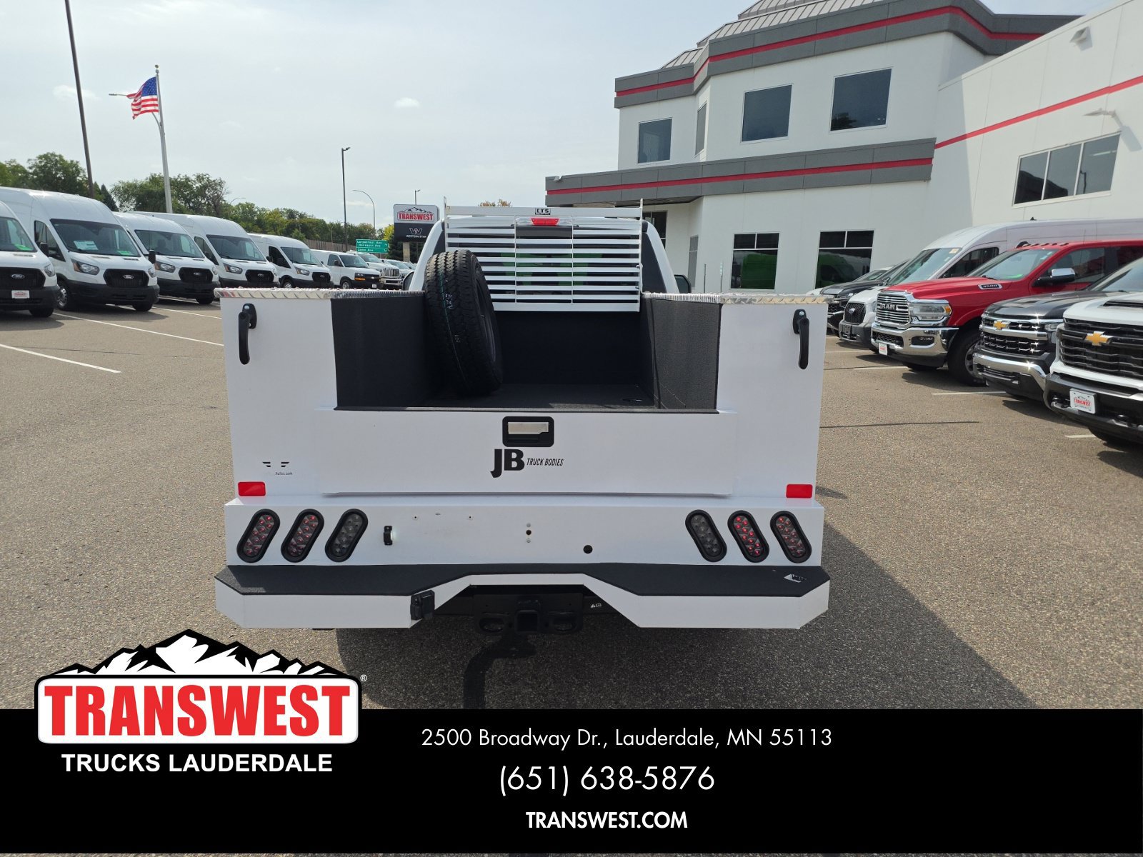 Used 2025 Ford F350 XLT AWD/4WD image 4