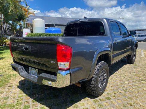 Used 2017 Toyota Tacoma SR5 RWD image 25