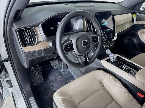 Certified 2026 Volvo XC90 B6 Plus w/ Protection Package Premier AWD/4WD image 9