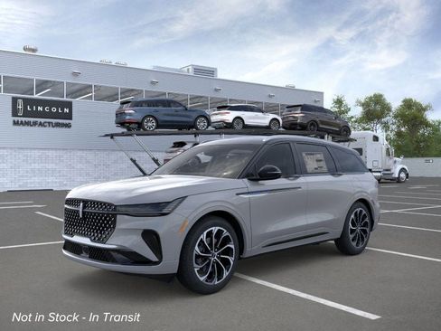 New 2026 Lincoln Nautilus Reserve image 1