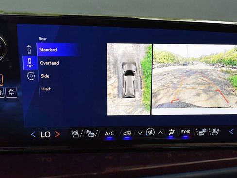 Used 2026 Chevrolet Traverse RS AWD/4WD image 21