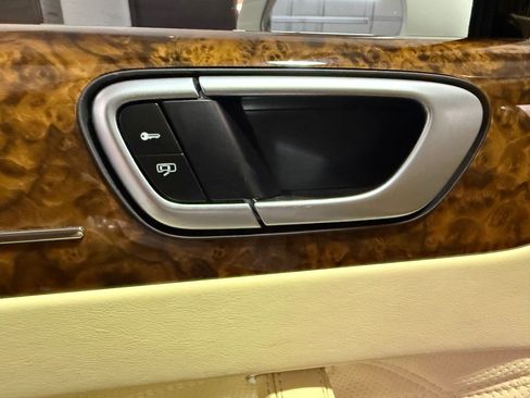 Used 2012 Bentley Flying Spur Flying Spur AWD/4WD image 19