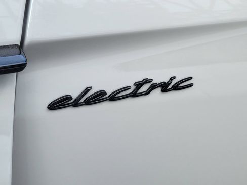 New 2026 Porsche Taycan RWD image 30