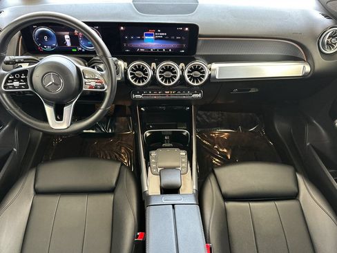 Used 2023 Mercedes-Benz EQB 300 4MATIC image 13