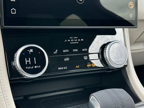 Used 2025 Jaguar F-PACE R-Dynamic S image 24