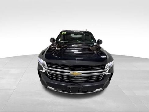 Used 2023 Chevrolet Suburban LT w/ Luxury Package AWD/4WD image 3