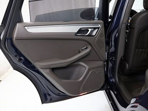 Used 2020 Porsche Macan Turbo image 27