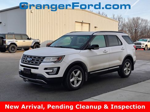 Used 2016 Ford Explorer XLT w/ Equipment Group 202A image 1