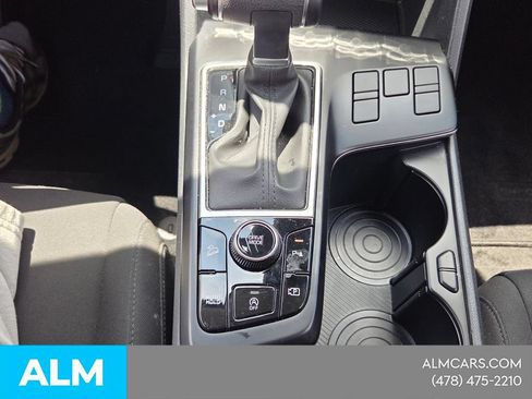 Used 2025 Kia Sportage LX FWD image 18